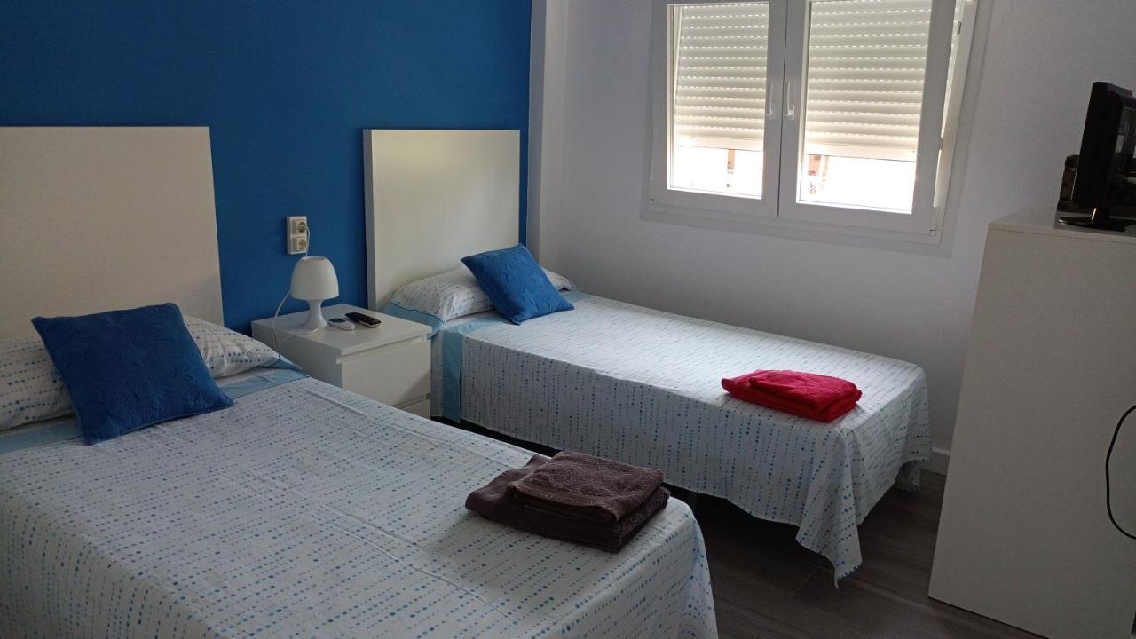 Apartamento Acogedor En Primera Linea De Playa دينايا المظهر الخارجي الصورة
